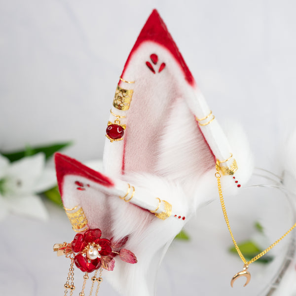 Shrine kitsune goddess
