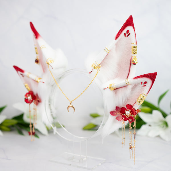Shrine kitsune goddess