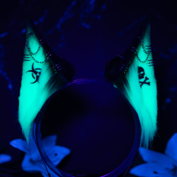 Toxic green fox ears (UV)