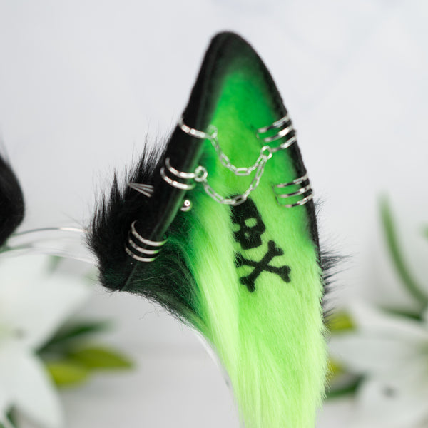 Toxic green wolf ears (UV)