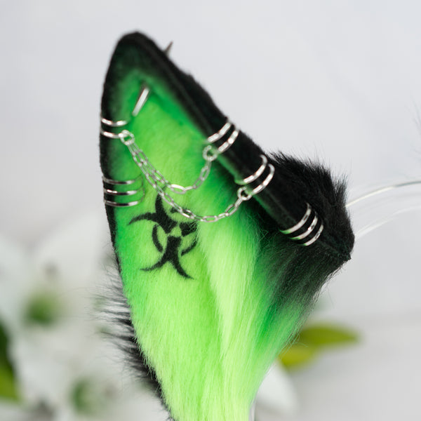 Toxic green wolf ears (UV)