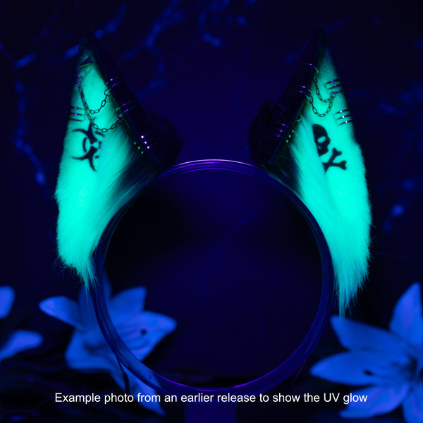 Toxic green wolf ears (UV)